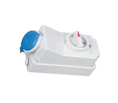 IP44 CEE/IEC socket with switch and mechanical interlocking